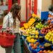 Банани замість яблук: чому екзотика стала головною у кошику українців
