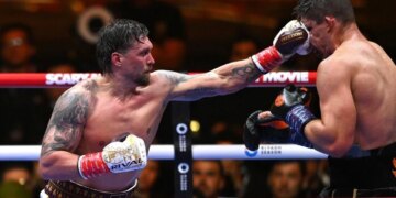Верховен не визнає поразку від Усика і оскаржить нокаут