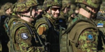Крихітна країна НАТО готується до війни з Росією – WSJ
