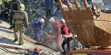 У столиці рятувальники дістали з-під завалів тіло ще одного загиблого (фото, відео)