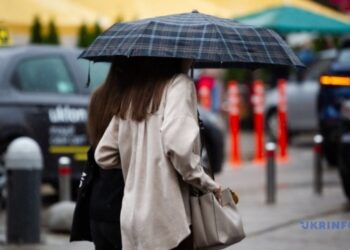 В Україні у вівторок буде тепло, але з дощами та грозами