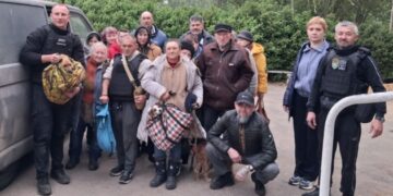 З Берислава на Херсонщині евакуювали з-під обстрілів 15 цивільних