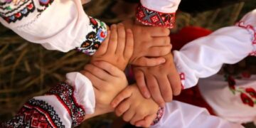 Українці з усього світу долучилися до глобальної кампанії Мінсоцполітики та СКУ «Вишиванка єднає»