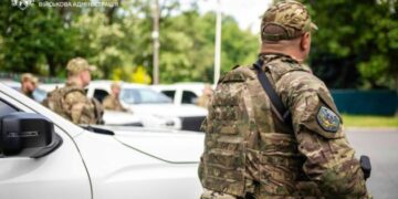 Дніпропетровщина передала партію пікапів антидроновому загону поліції