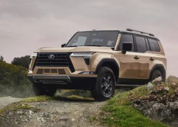 Lexus готує потужний позашляховик Lexus GX 550h
