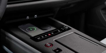 Audi відмовляється від використання Piano Black у дизайні інтер’єру