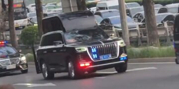 У Пекіні обговорюють загадкові авто з кортежу Трампа