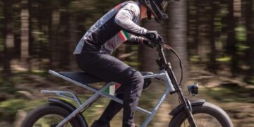 Sharp представила Moto Bike у стилі мопеда
