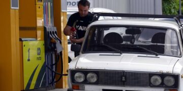 Бензин по талонах? На окупованій території України обмежили продаж пального