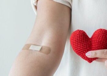 У Києві після обстрілу черги донорів: лікарні терміново потребують крові