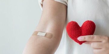 У Києві після обстрілу черги донорів: лікарні терміново потребують крові