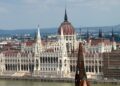 Прем’єр Угорщини урізає зарплати урядовцям, депутатам і собі