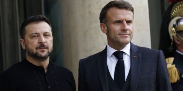 Франція та Німеччина пропонують Києву “символічне” місце в ЄС, – FT