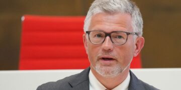 “Це бумеранг”: Мельник жорстко відповів Небензі на скарги про атаку на Москву