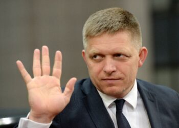 Фіцо заявив, що європейські політики таємно цікавляться позицією путіна