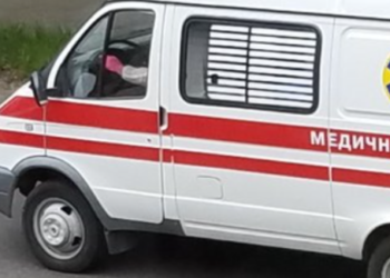 Без свідомості на асфальті: на Київщині виявили труп людини, – ФОТО