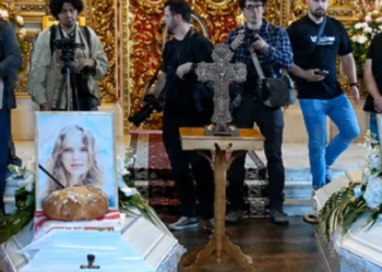 Масована атака вбила двох сестер: у Києві прощаються з загиблими, – ФОТО