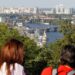 Середня зарплата перевищила 30 тисяч гривень: де платять найбільше