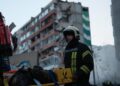Київ під масованим ударом ракет і дронів: у місті пошкоджені будинки та виникли пожежі