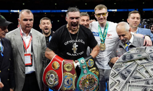 Усик зустрівся з очільниками UFC та WWE під час візиту до США