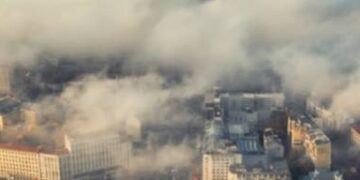 Токсична хмара над Києвом: столицю накрило димом із зони пожеж