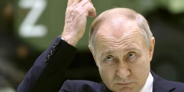 путін заявив, що з боку росії з Україною воюють понад 700 тис. осіб