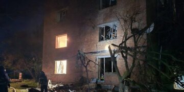 Удар по Харкову: двоє поранених, пошкоджено будинки, гаражі зруйновані вщент