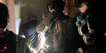 Водій під час суперечки на дорозі у Києві вистрілив опоненту в живіт – поліція