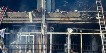 Удар рф по харчовому підприємству на Київщині забрав життя вже 4 людей