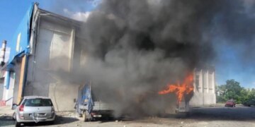 Ворожий дрон вдарив по логістичному оператору в Запоріжжі, троє поранених