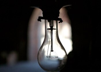 У Києві через аварію зникло світло у двох районах, відновити мають до 16 години – ДТЕК