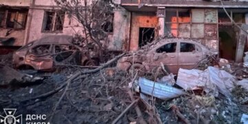 Удар по Києву: фото від ДСНС та оновлена інформація від влади