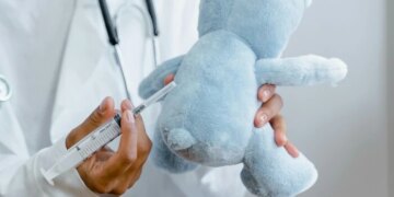 Кабмін пропонує не пускати до школи дітей без щеплень