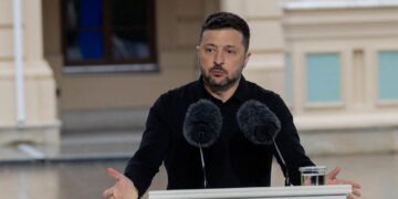 Зеленський готовий говорити з Путіним замість очікування в черзі війн США