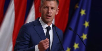 Угорщина затримала відкриття нових кластерів для України та Молдови