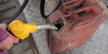 У Новосибірській області РФ призупинили продаж пального на деяких АЗС