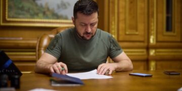 Зеленський підписав закон про військовий прощальний ритуал для захисників, оголошених судом померлими