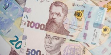Євро дорожчає, долар дешевшає: офіційний курс гривні на 30 червня