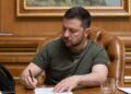 Зеленський нагородив учасників спецоперації СБУ «Павутина»