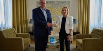 Сибіга прийняв тимчасову повірену у справах США Девіс, яка завершує місію в Україні