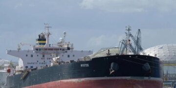 Сибіга закликав посили тиск на Росію після перехоплення Британією судна тіньового флоту