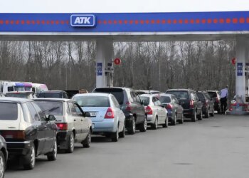 Бензин у Росії б’є цінові рекорди – влада ділить пальне для своїх