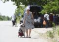 Міжнародна допомога переселенцям в Україні скоротилася удвічі