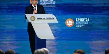 У Зеленського після “переможних” заяв Путіна розповіли правду про економіку РФ
