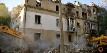З-під завалів дістали 8-річного хлопчика: у Дніпрі росте кількість жертв