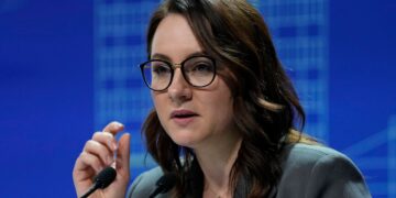 Збільшення зарплат військовим: Кабмін озвучив строк запуску реформи