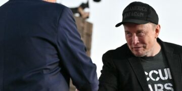 Маск націлився на трильйон: скільки це бюджетів України й чому не все так просто