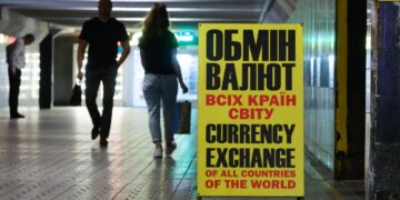 Долар штурмує психологічну межу, євро злетів: “свіжий” курс валют на 10 червня