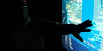 ГУР показало, як за допомогою софту Palantir зі ШІ завдає ударів у тил окупантів РФ (відео)