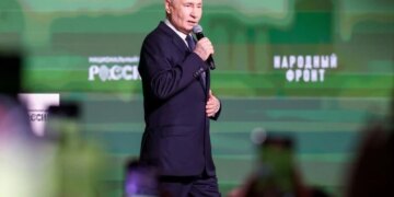 Путін похвалився, що росіяни добровільно фінансують його війну в Україні